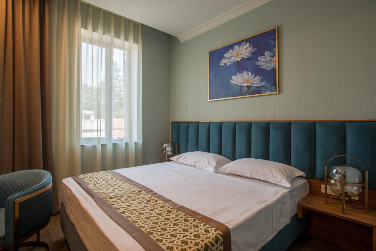 Grand Opera Hotel Kutaisi Exterior photo
